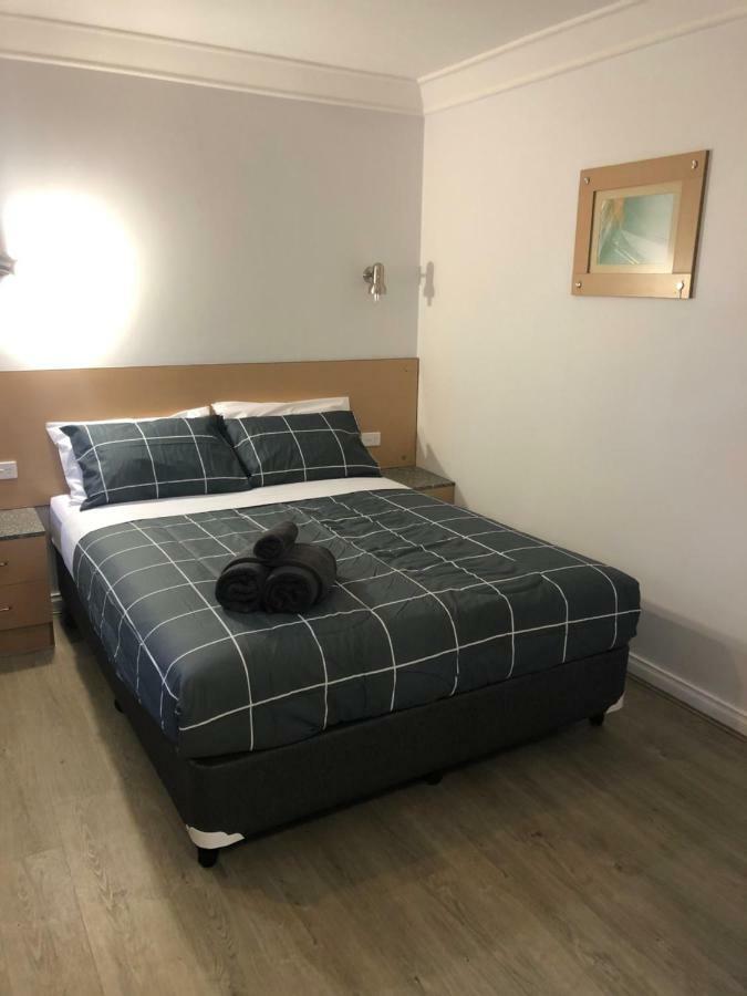 Latitude20 Cattrall Park Motel Karratha Kültér fotó